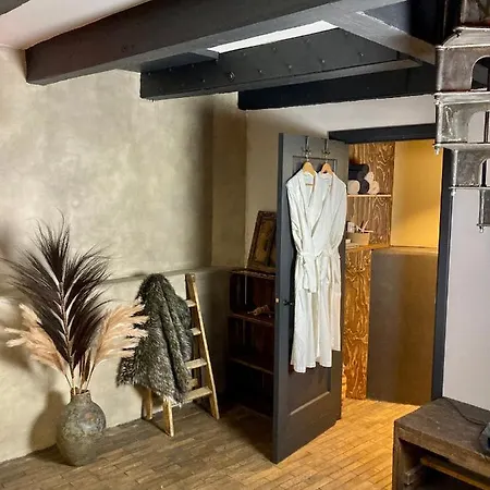 Apartment St Antonis Amsterdam