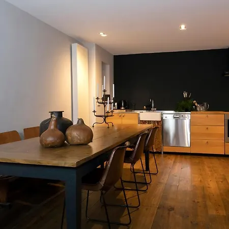 Apartment St Antonis Amsterdam